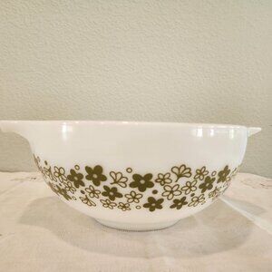 Vintage Pyrex Crazy Daisy Mixing Bowl Green on White 2.5 Quart Retro VGC